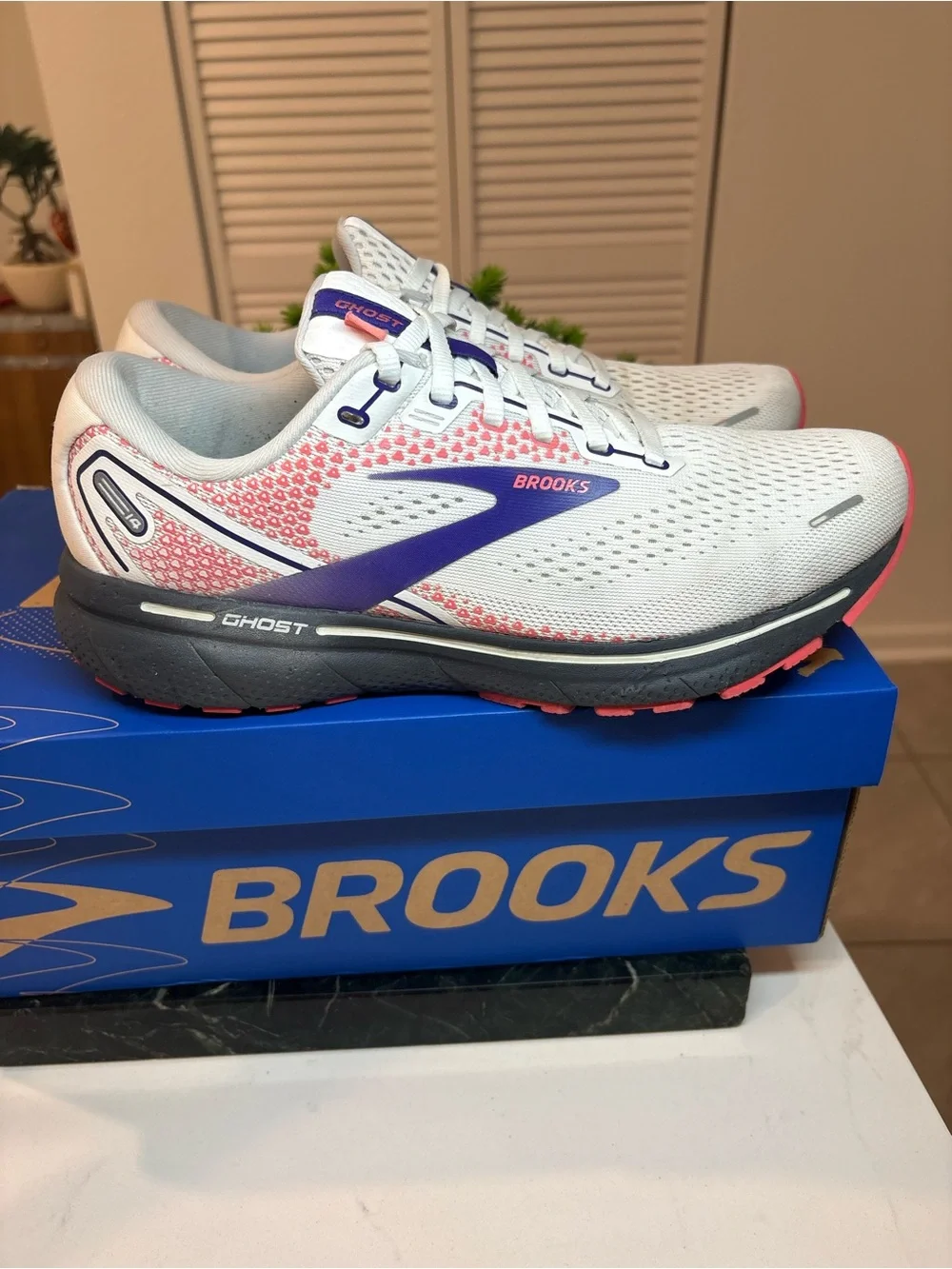 Brooks lightweight neutral